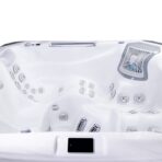 Everest LifeLuxury hot tub - Image 25