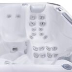 Everest LifeLuxury hot tub - Image 28