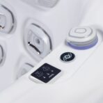 Everest LifeLuxury hot tub - Image 33