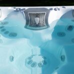 Elbrus LifeLuxury Hot Tub - Image 8